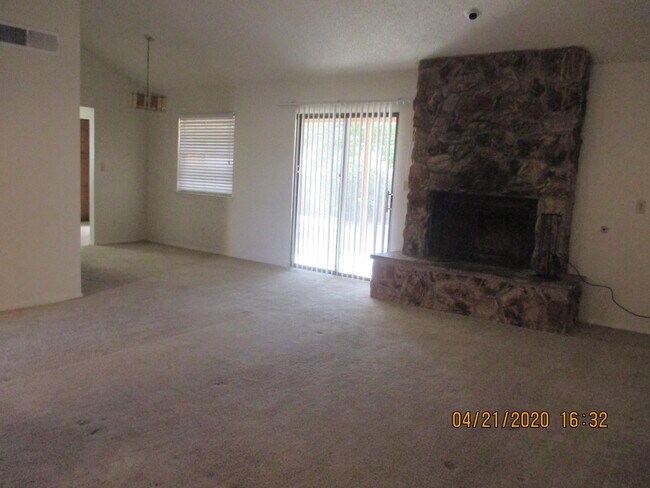 Building Photo - 231 Flynn Dr