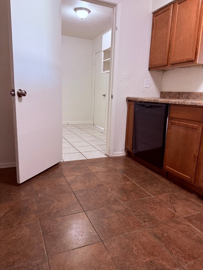 Photo - 4717 N 47th Dr House