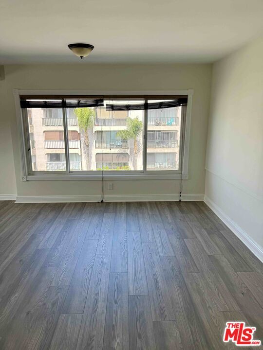 Foto del edificio - 335 Cedar Ave