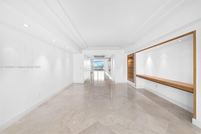 Foto del edificio - 791 Crandon Blvd