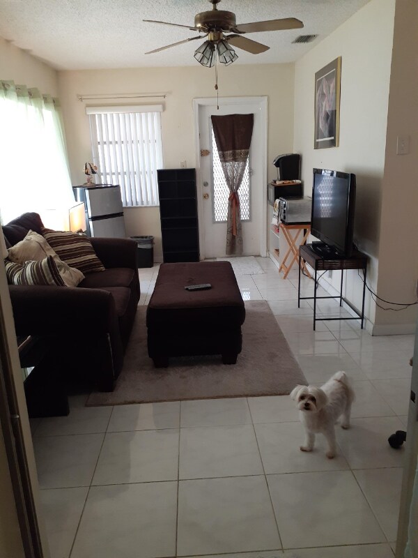 Foto del edificio - 0000 NW 59th Ct