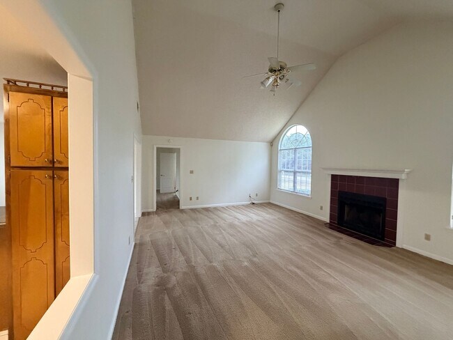 Foto del edificio - 3 Bedroom/2 Bath home in North Lake Subdiv...