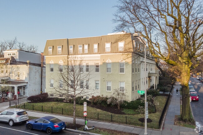 Building Photo - 1300 Taylor St NW