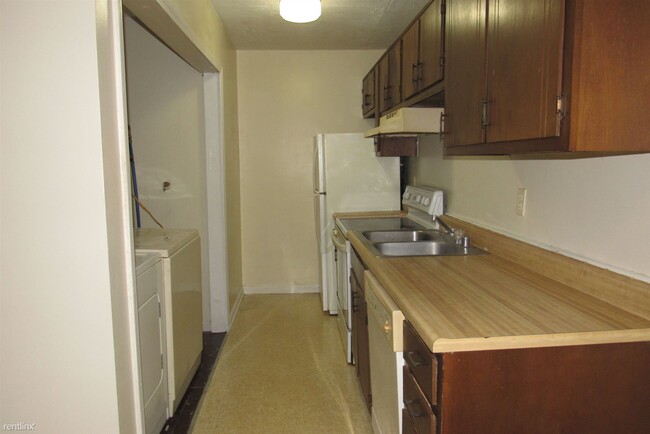 Building Photo - 436 Wood Creek Dr
