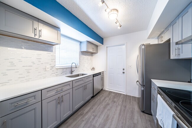 Building Photo - 4152 SW 24th Ct