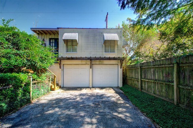 Building Photo - 1114 Cortlandt St