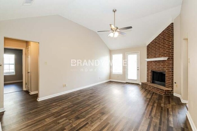 Building Photo - 8077 Sandywood Ln