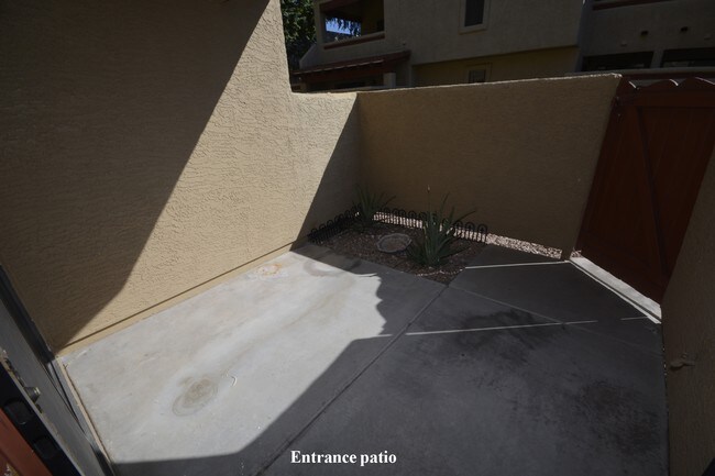 Foto del edificio - 850 S River Dr