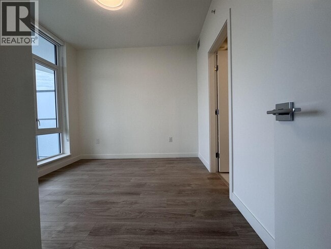 Photo du bâtiment - 7728 Park Cres