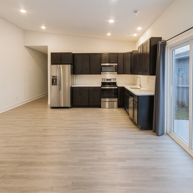 Building Photo - 11643/45 Harry Ct