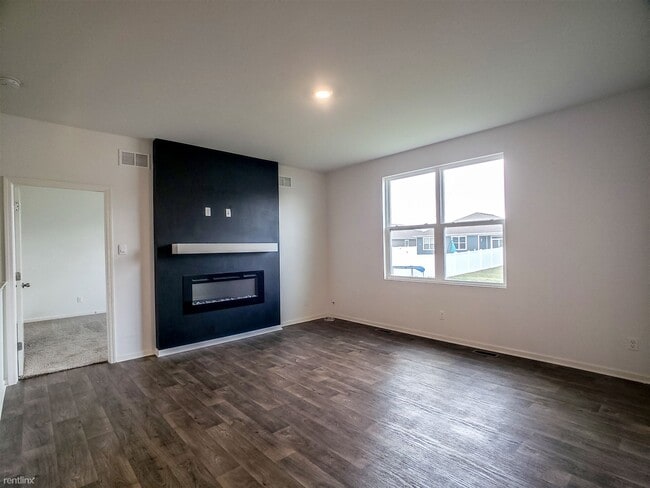 Building Photo - 4 br, 2.5 bath House - 7600 West 105th Place