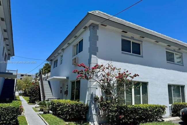 Building Photo - 7516 E Treasure Dr