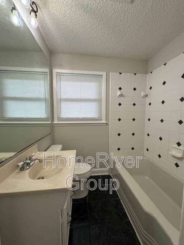 Building Photo - 7805 La Trec Dr