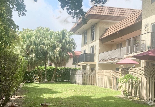 Building Photo - 8650 SW 109th Ave