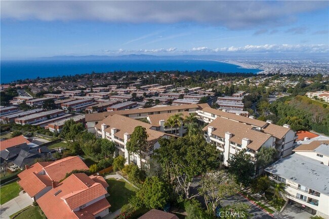 Foto del edificio - 5987 Peacock Ridge Road Unit 212