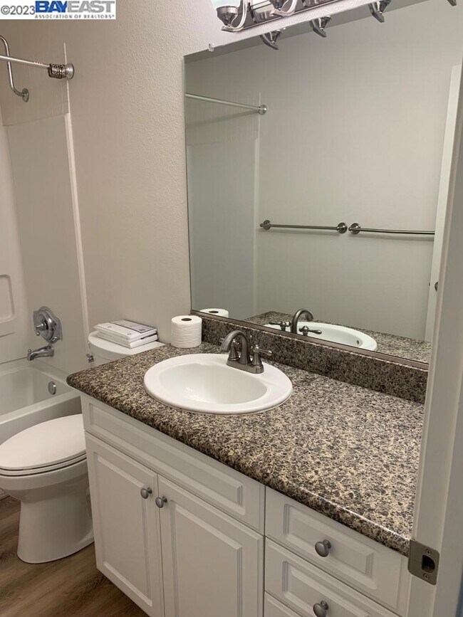 Foto del edificio - 805 Watson Canyon Ct