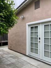Building Photo - 1554 Ellis Ave