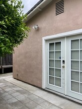 Building Photo - 1554 Ellis Ave