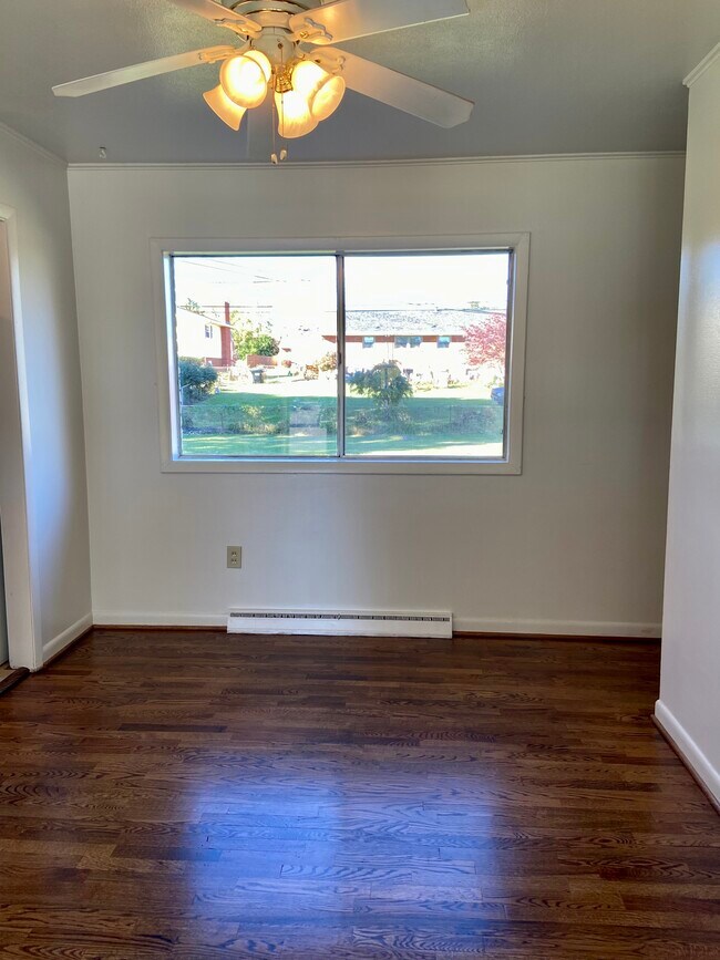 Dining room - 620 Orlando Ave