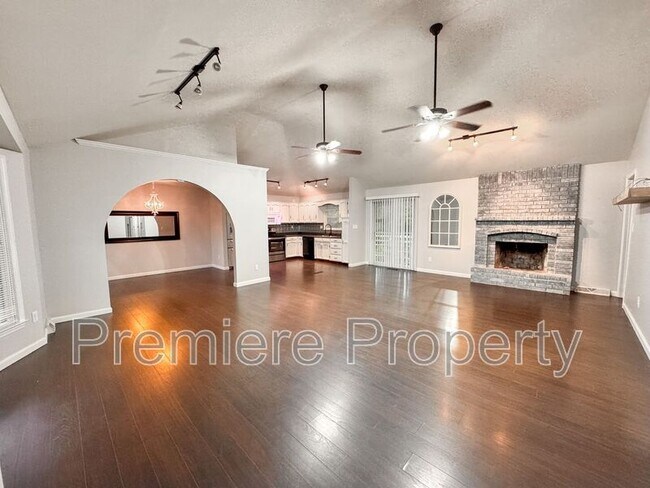 Foto del edificio - 7012 N Winan Ave