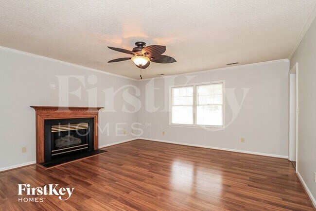 Foto del edificio - 4109 Benton Creek Dr