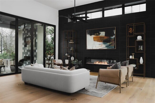 Foto del edificio - 3300 Westhill Dr