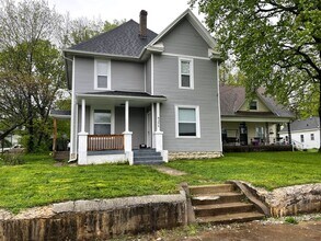 Building Photo - 625 W Lynn St