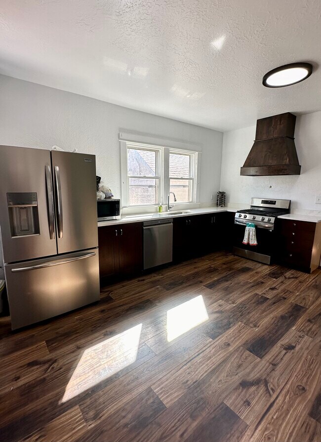 Foto del edificio - 2021 Gramercy Ave