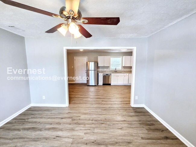 Foto del edificio - 332 Cherry St