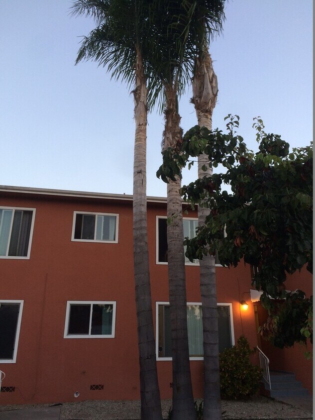 Foto principal - 9000 W 24th St