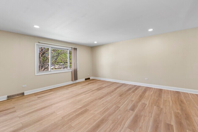 Foto del edificio - 15222 Huntington Ct