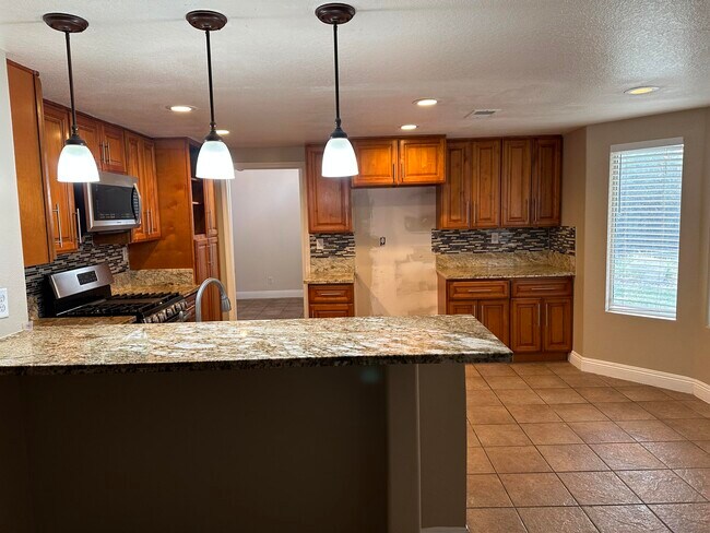 Building Photo - 44235 Palo Verde St
