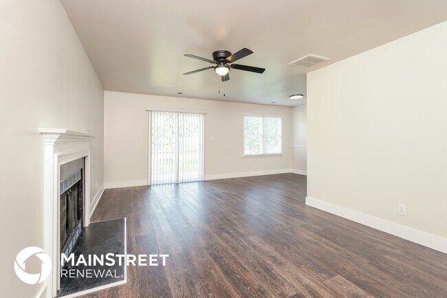 Foto del edificio - 1805 Greencedar Ln