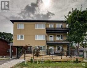 Building Photo - 324-324 Currell Ave