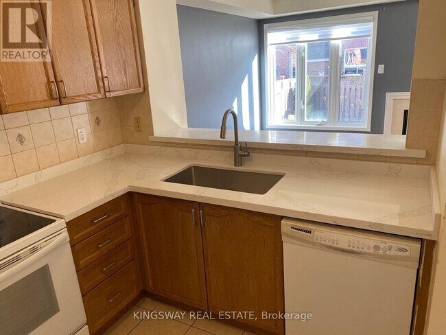 Photo du bâtiment - 3022 Mission Hill Dr