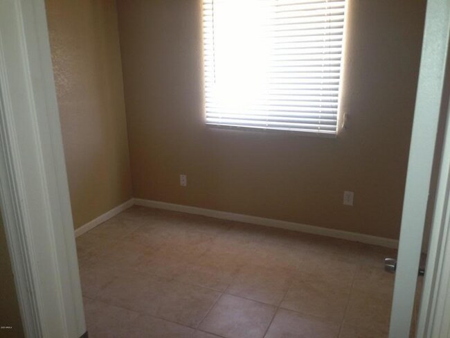 Foto del edificio - 235 N 93rd St