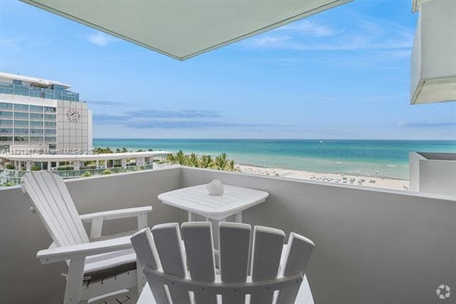 Building Photo - 2899 Collins Ave