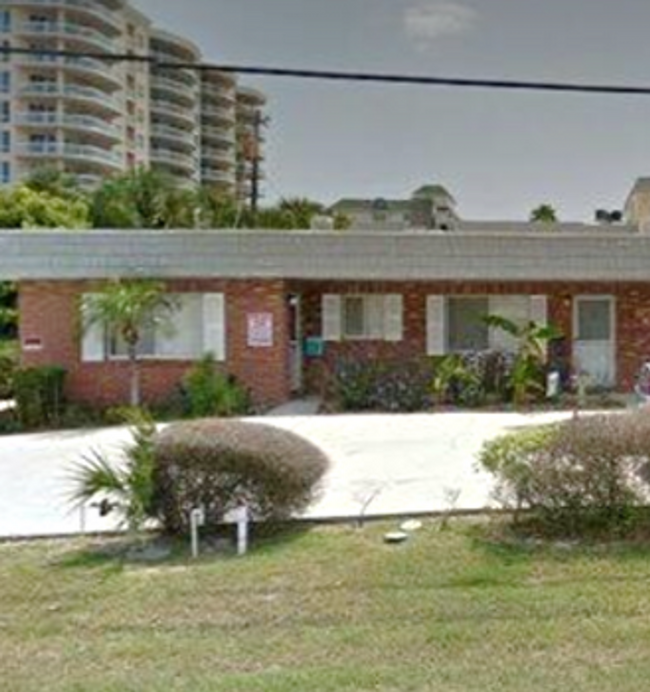 Foto del edificio - 1 bedroom, 1 bathroom end unit condo beach...