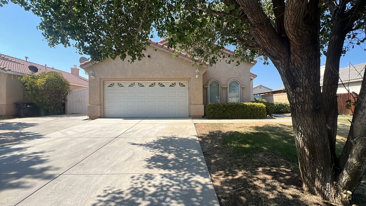 Foto principal - East Lancaster Home