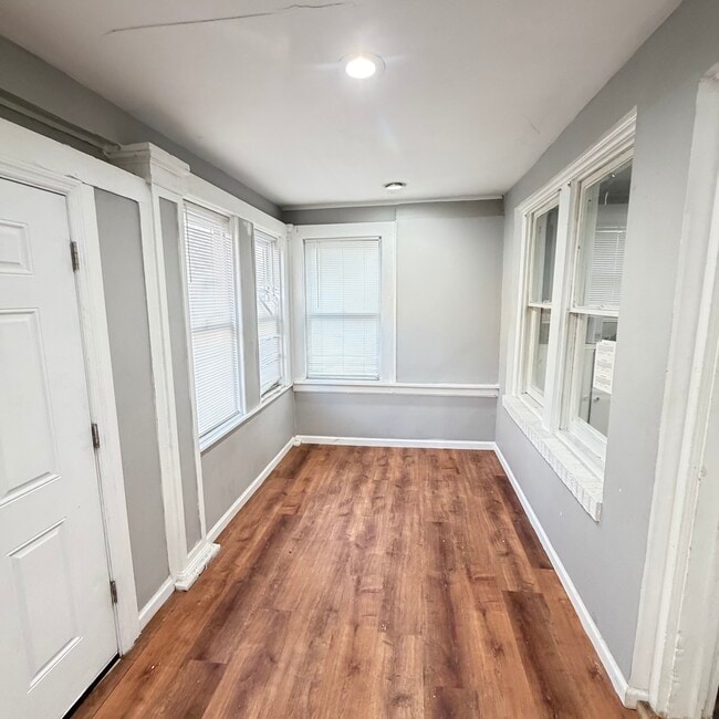 Foto del edificio - 219 Schuyler Ave