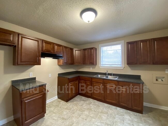 Building Photo - 133 Pickett Rd