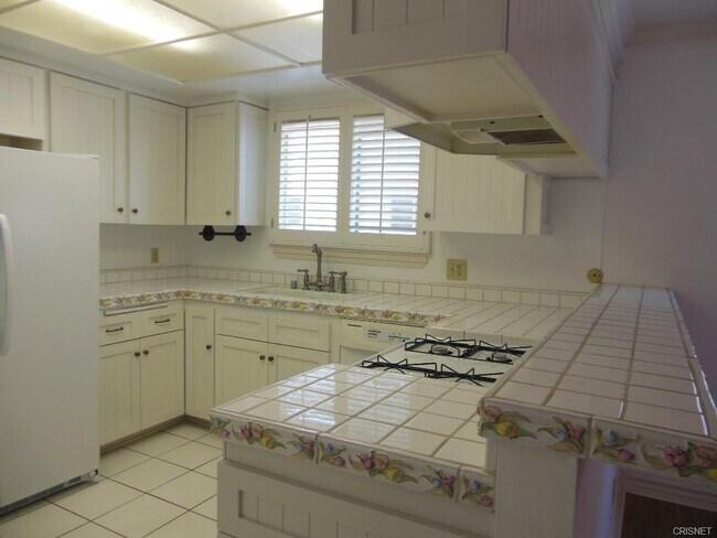 Foto del edificio - 18550 Hatteras St