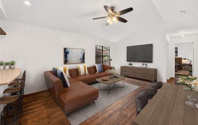 Building Photo - Updated one bedroom condo in heart of Austin!