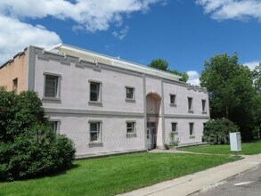 Building Photo - 20 18th St S