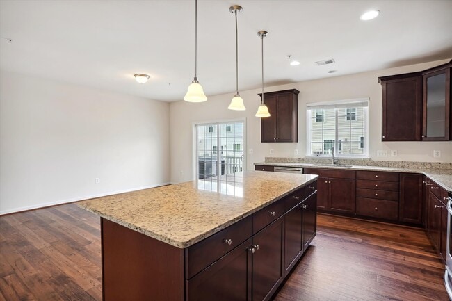 Building Photo - 14898 Mason Creek Cir
