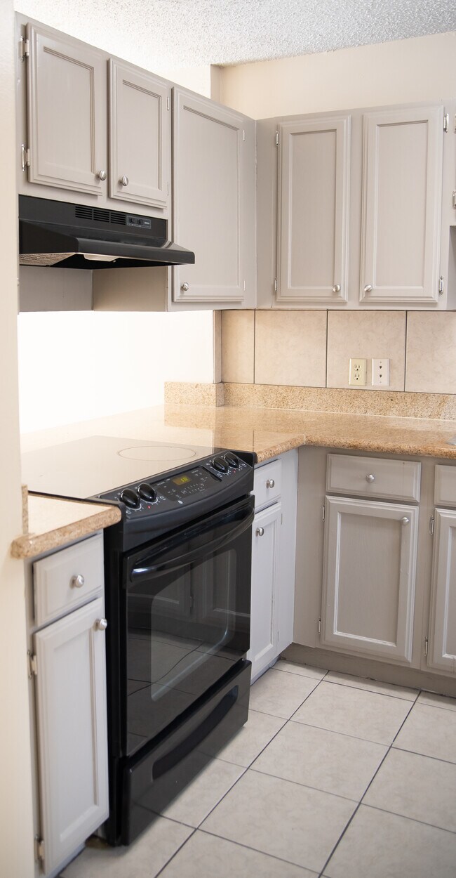 Foto del edificio - 7091 Perkins Place Ct