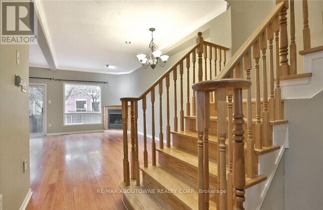 Building Photo - 2344 Dalebrook Dr