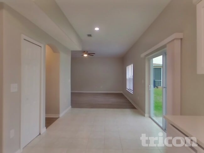 Building Photo - 31027 Bridgegate Dr