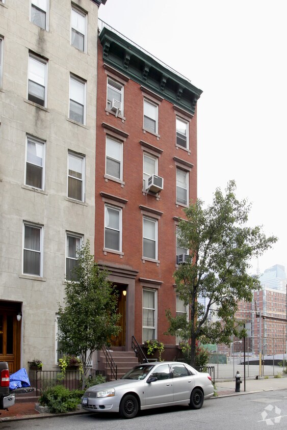 Primary Photo - 455 W 35th St
