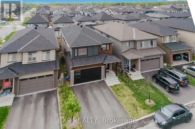 Building Photo - 829 Sendero Wy
